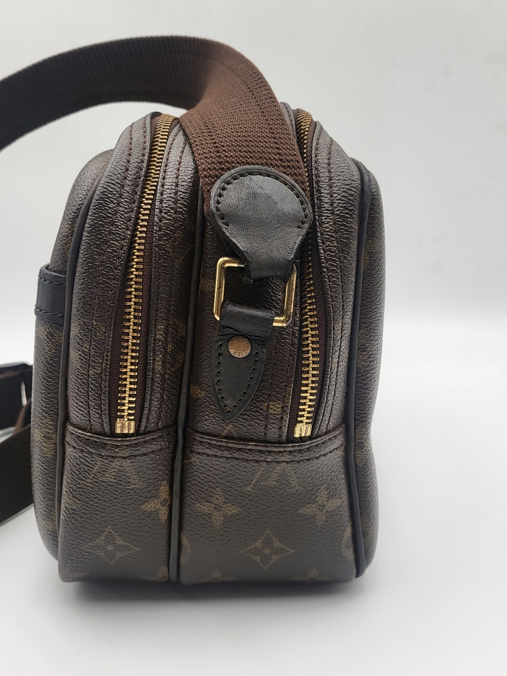 LOUIS VUITTON Monogram Canvas Reporter Bag.Authentic w/COA included!!! - Picture 2 of 16